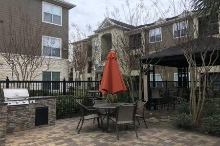 Magnificent Furnished Apartment Near Exxon Campus Spring Exterior photo